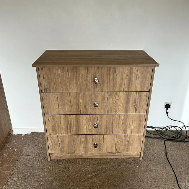 chest of drawers